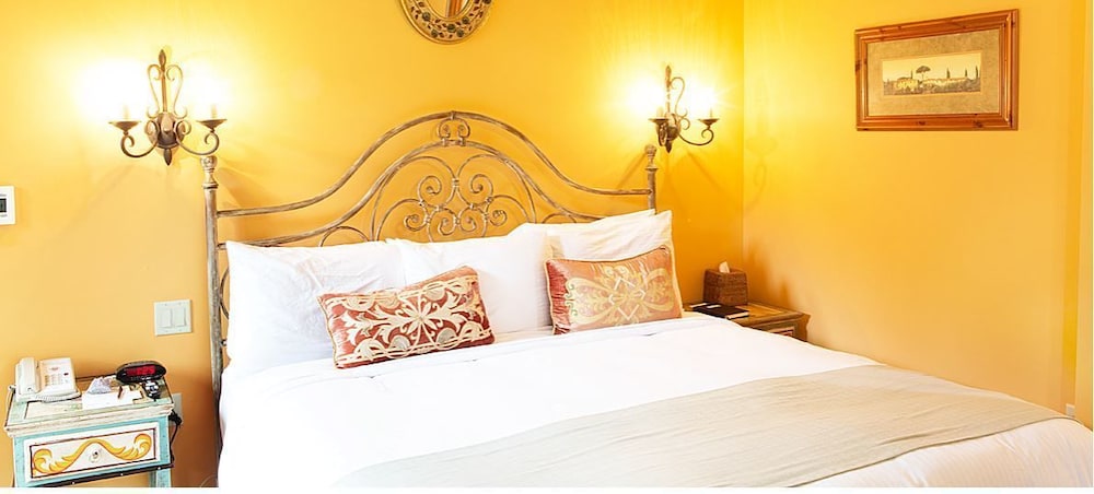 Tuscany, Executive, Suite, King Bed, Sofa