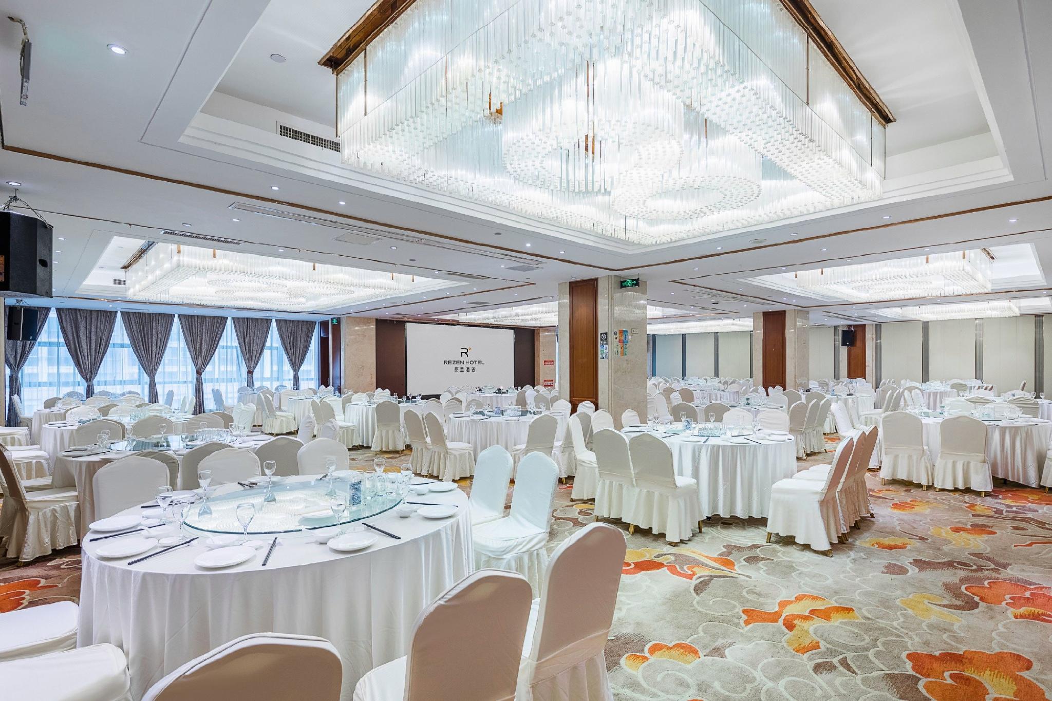 Dongfang Mingzhu Hotel 22/24