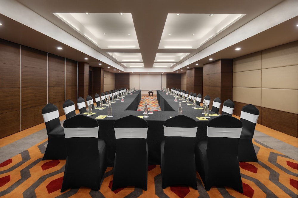 Golden Tulip Gurgaon - Sector 29 37/45