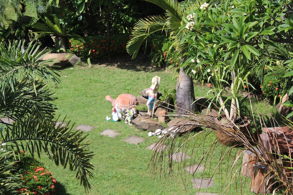 White Elephant Resort 33/43