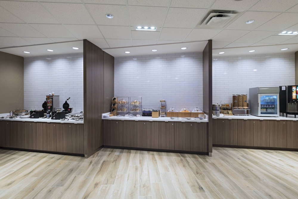 Fairfield Inn & Suites By Marriott Colorado Springs East/Ballpark 9/41
