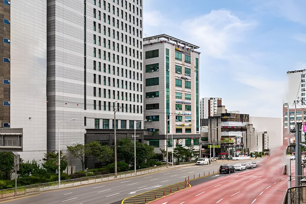 Hotel Lart Gimpo 72/78