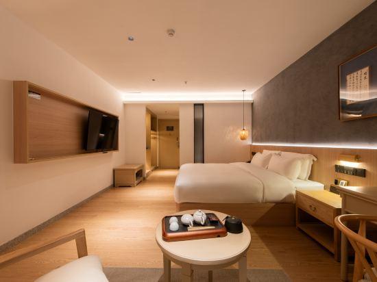 Shi Jing Hotel 25/26