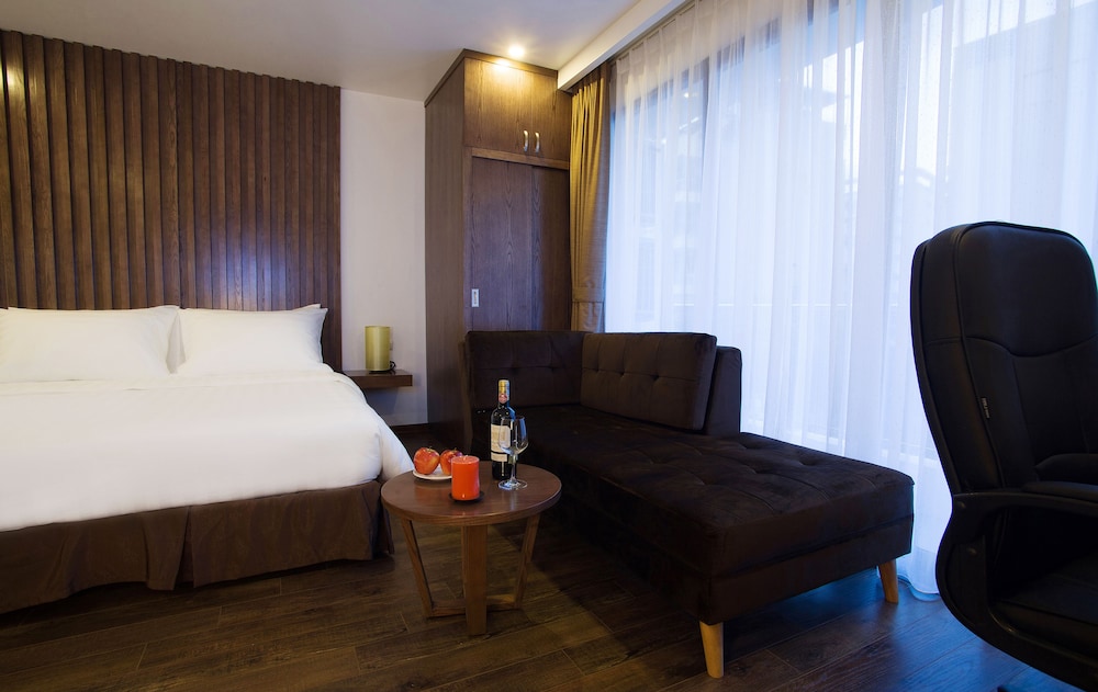 Inearth Hotel Hanoi (Ex. Poonsa Hanoi Hotel) 42/66