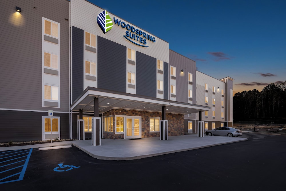 WoodSpring Suites Sumter near Shaw AFB 51/60