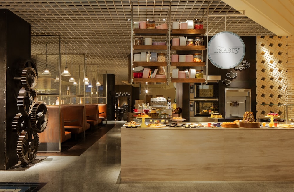 restaurant cafeteria