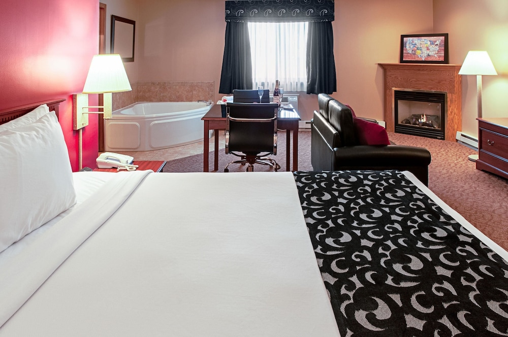 Econo Lodge Menomonie On The Bay MI 12/31