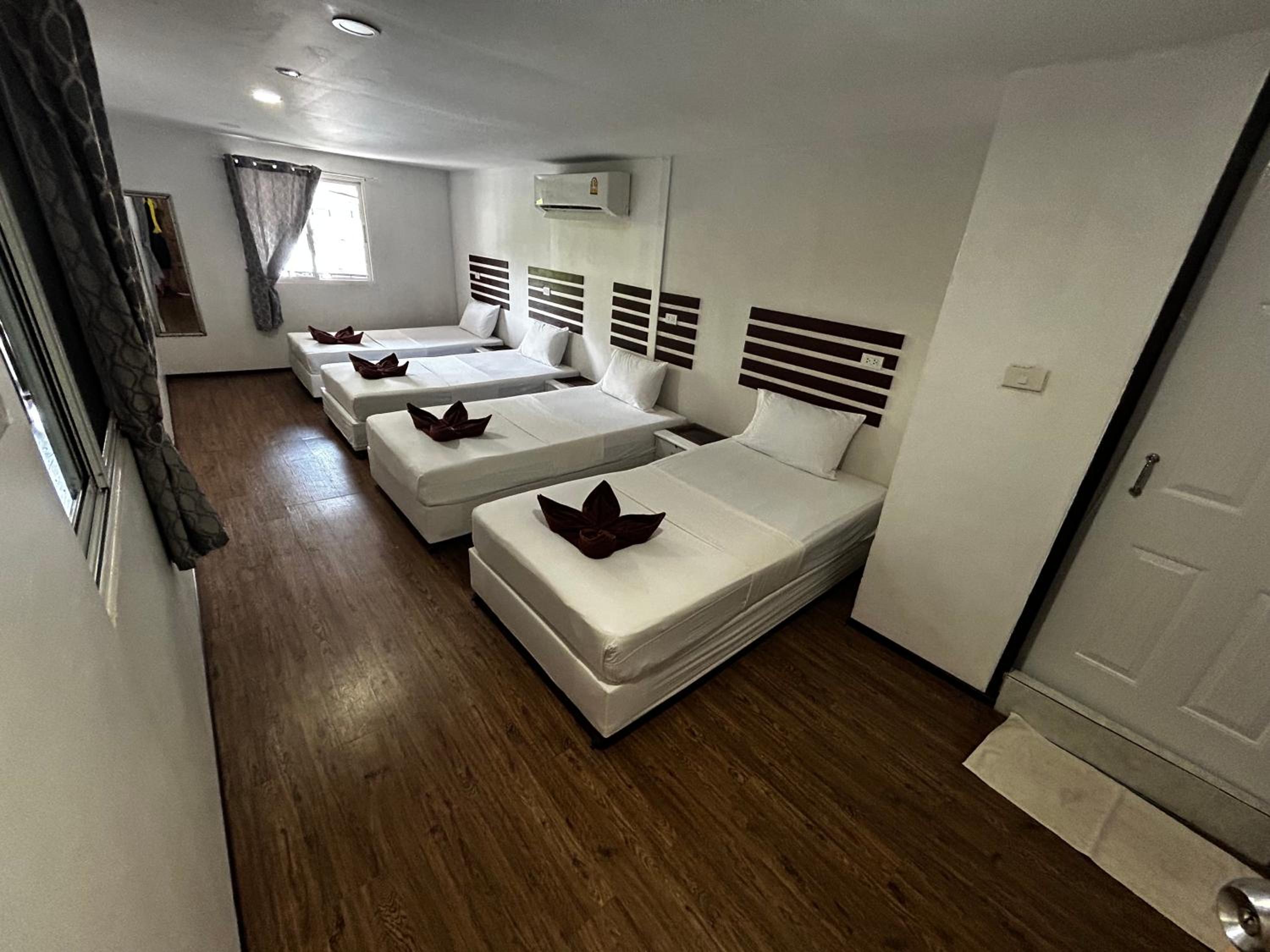 Standard, 4 Beds