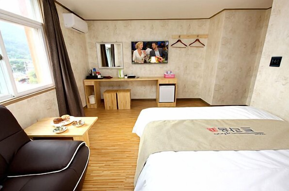 Traum Hotel &amp; Condo 28/55