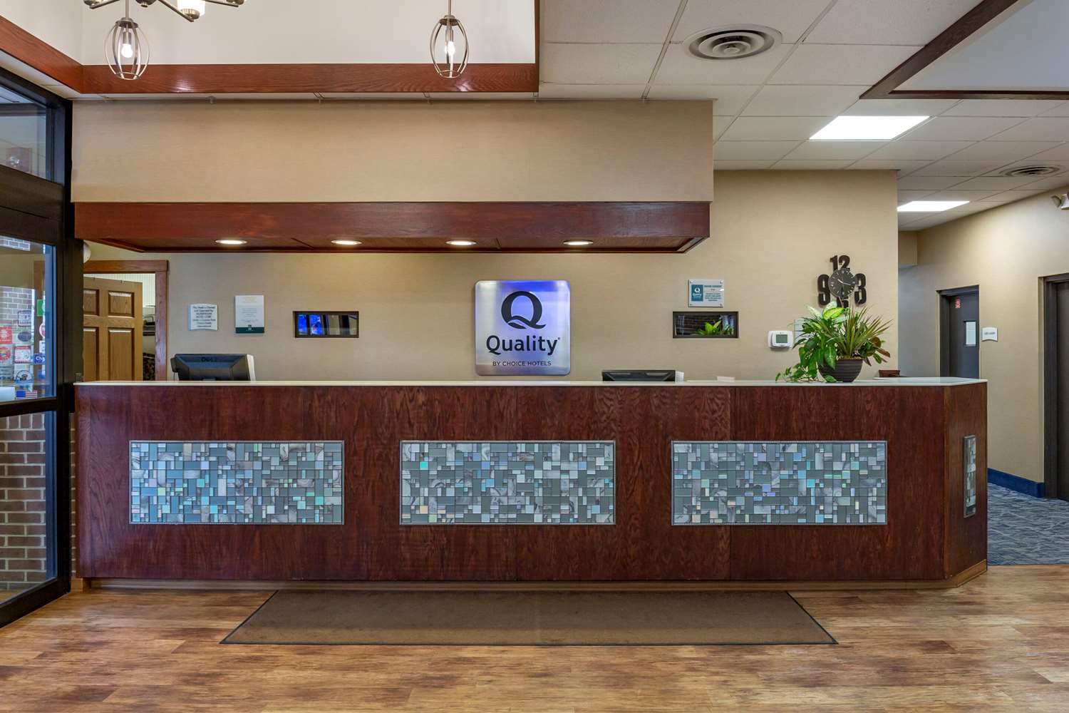 Quality Inn and Suites Zanesville 6/34