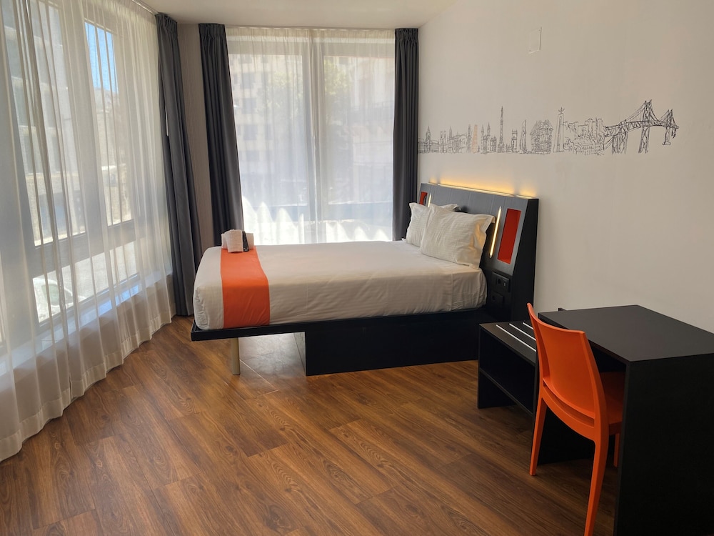 easyHotel Lisbon 27/36