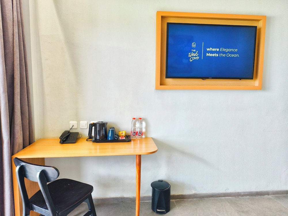 MaxOneHotels.com at Anyer 29/42
