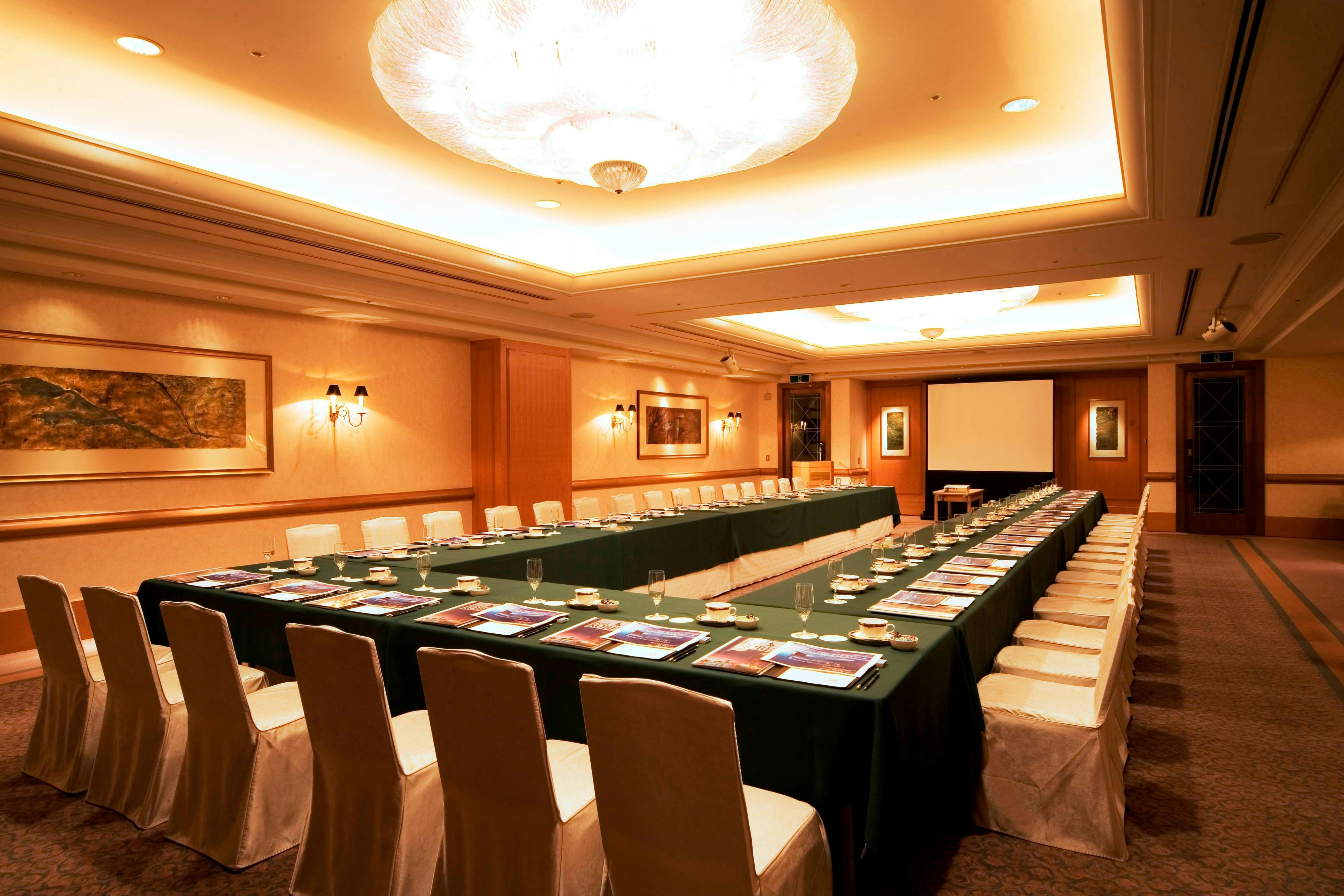 KOBE BAY SHERATON HOTEL & TOWERS 8/16