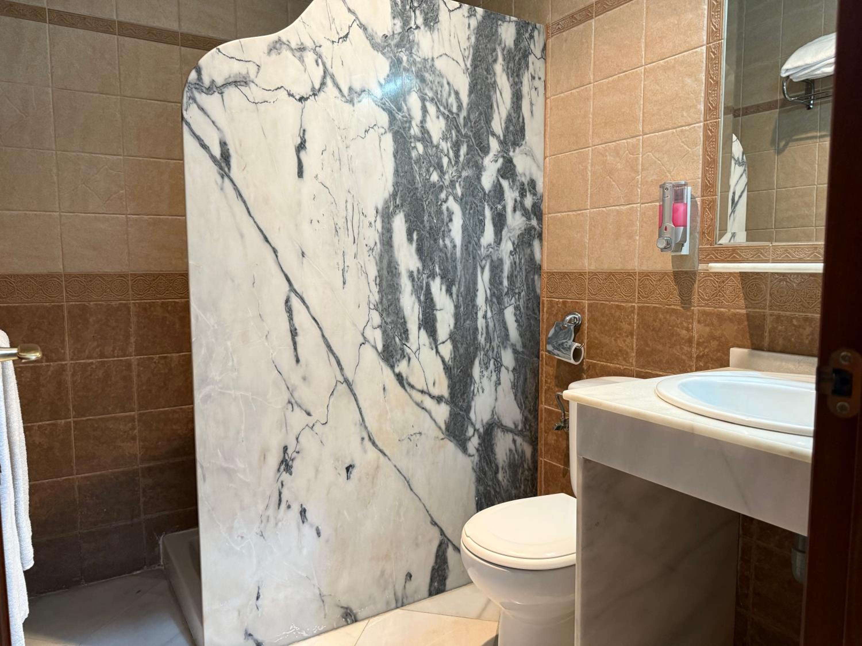 Hotel Quitagolpe 48/50