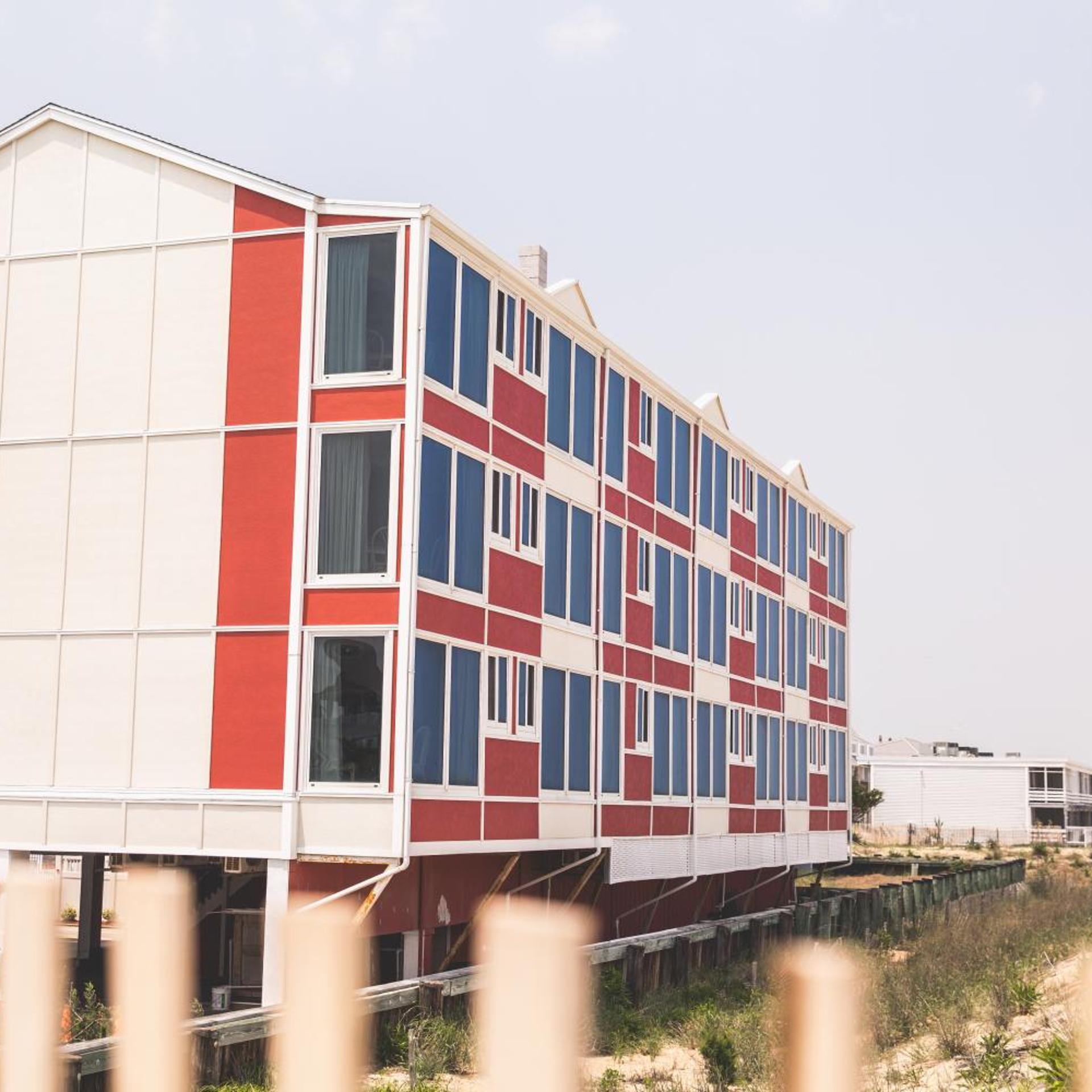 Surf Club Oceanfront Hotel 1/35