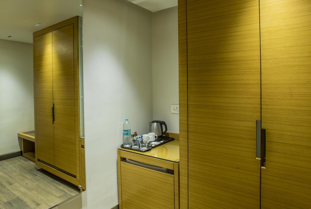 The Citi Residenci 50/50