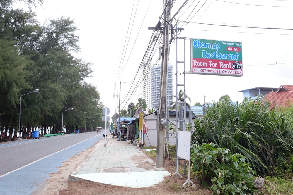 Chomlay Restaurant & Room For Rent 21/27