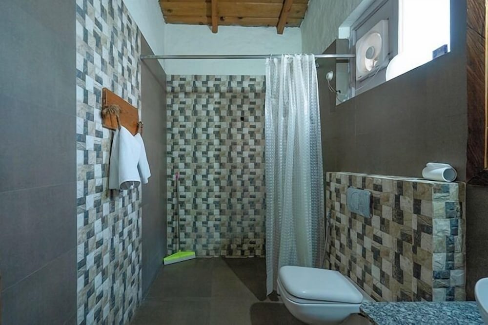 Le Reserve Resort Corbett 47/50