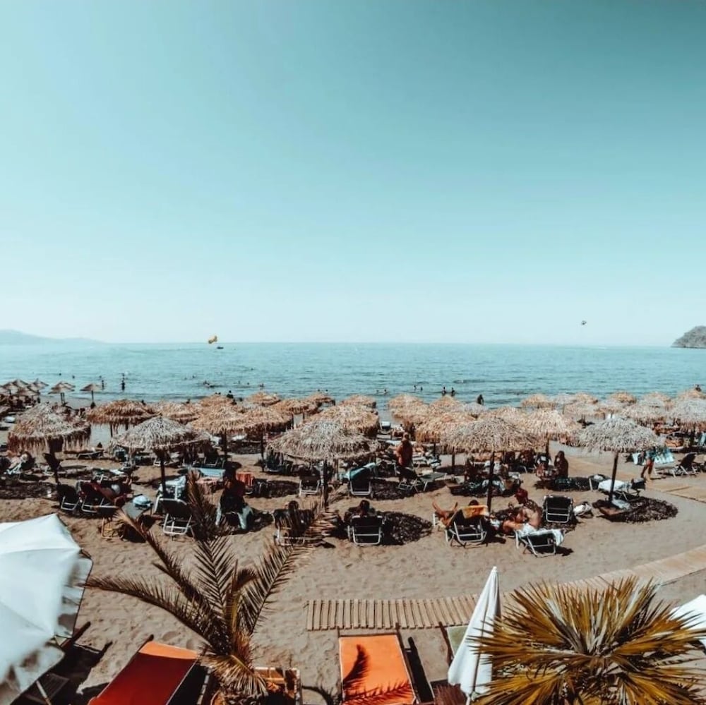 Mylos Hotel & Apartments 47/50