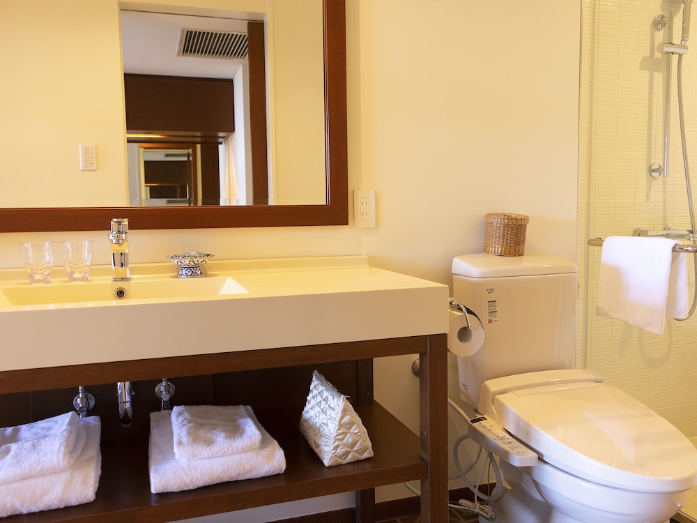 Hotel Moon Beach Okinawa 65/68