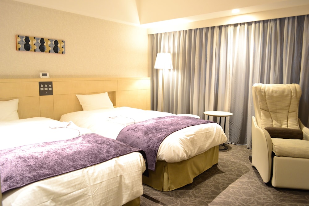 DAIWA ROYNET HOTEL MATSUYAMA 11/63