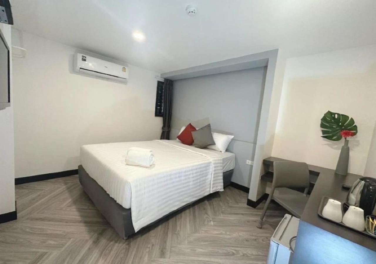 14 Sathorn Hotel 14/42