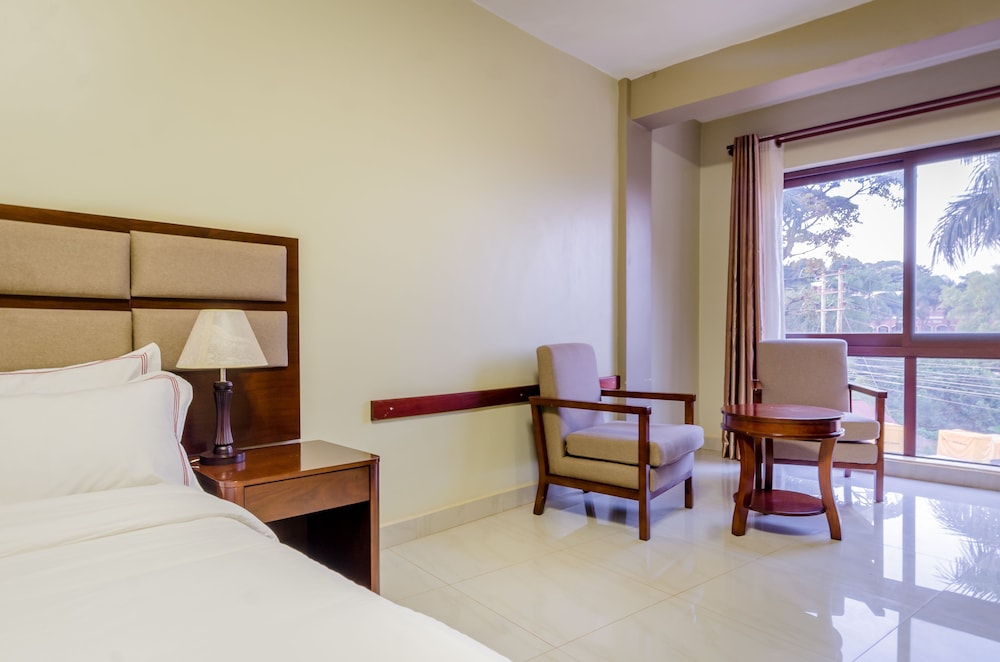 HILLSIDE PLAZA HOTEL 20/66