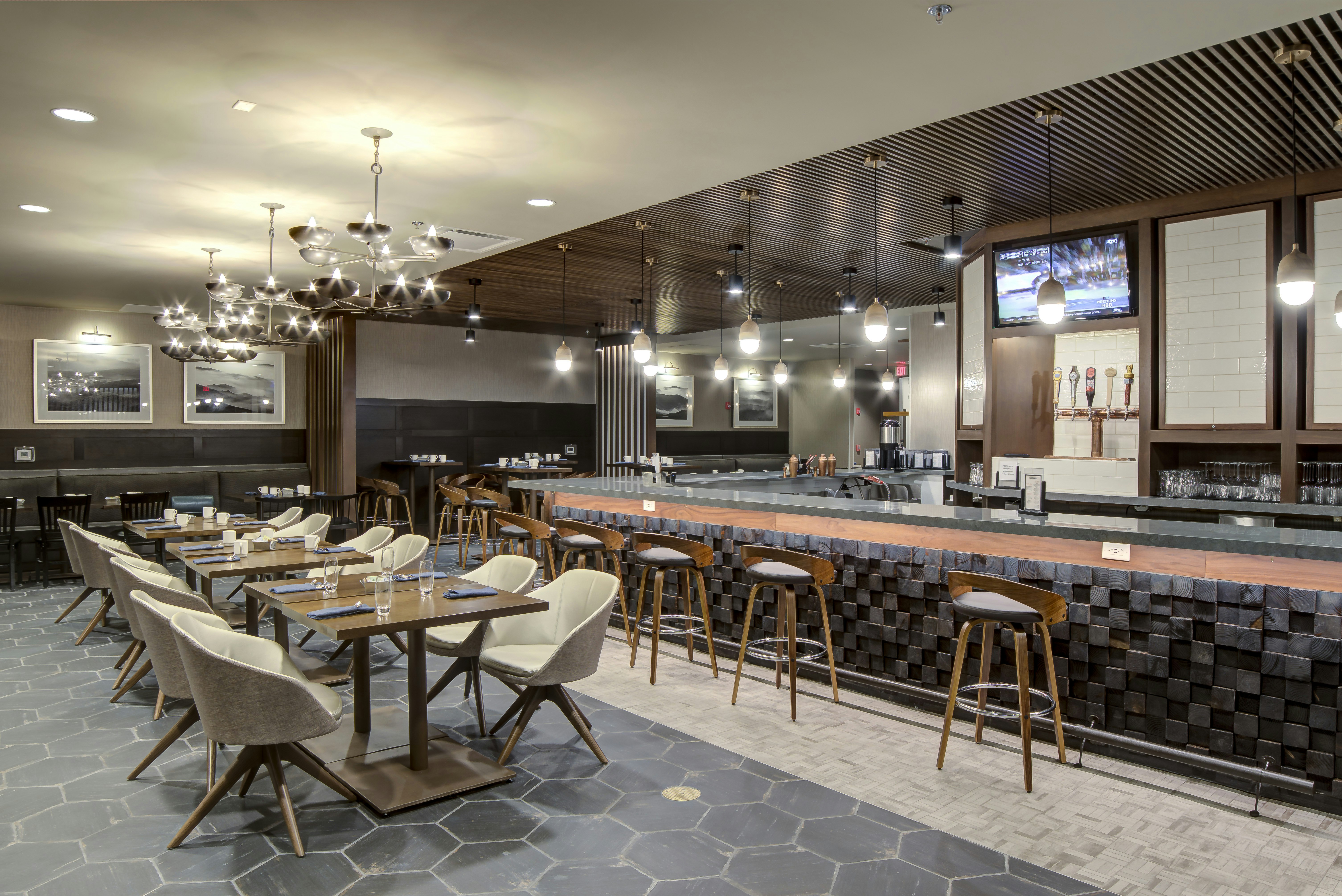 DoubleTree by Hilton Harrisonburg 17/23