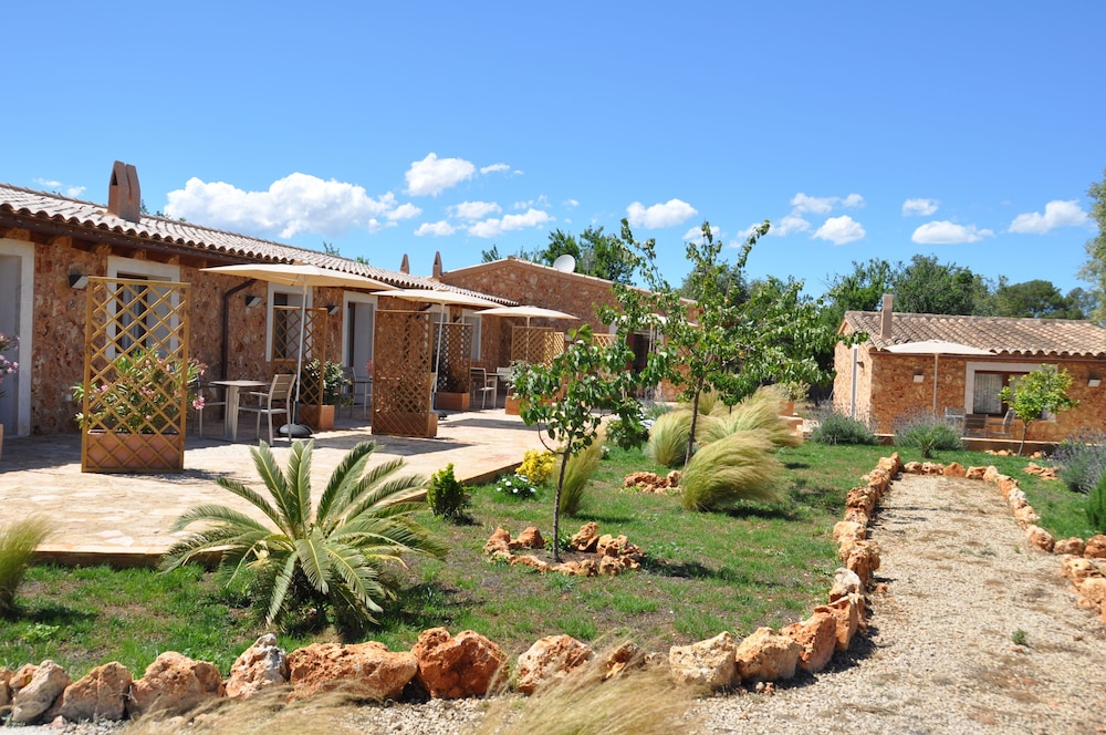 Agroturismo Can Porreti 42/50