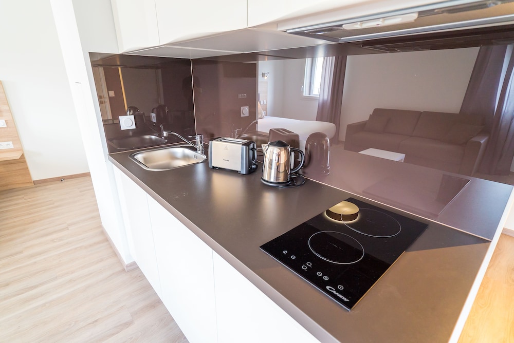 All Suites Appart Hotel Palaiseau - Massy TGV 39/41