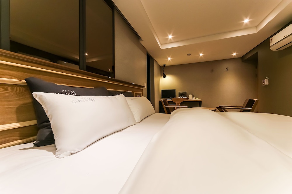 Cherish Hotel 18/50