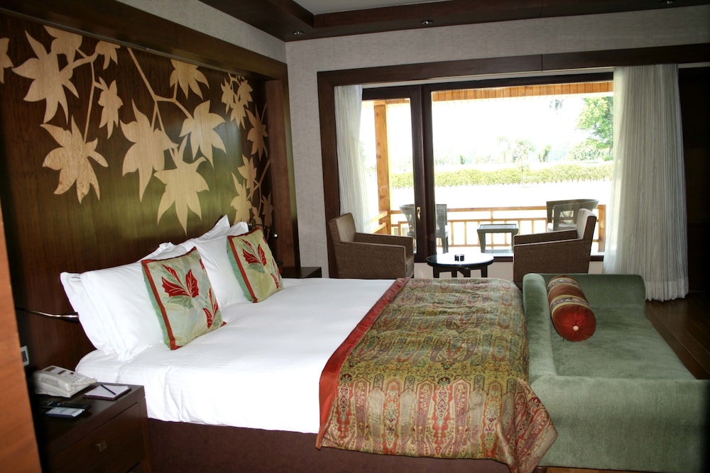 The Lalit Grand Palace 10/68
