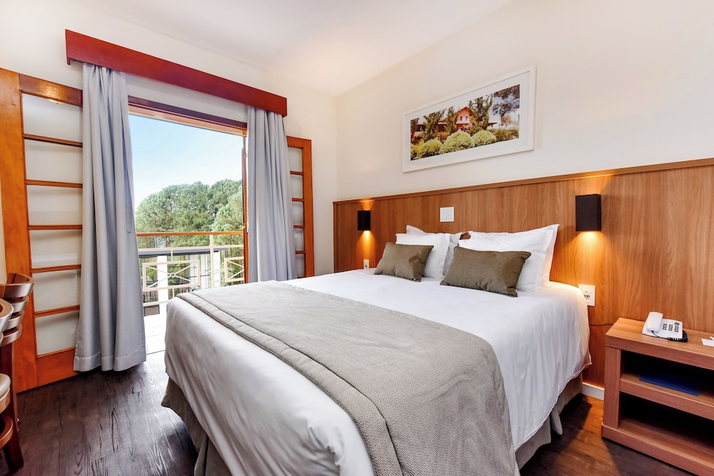 Master, Queen Bed