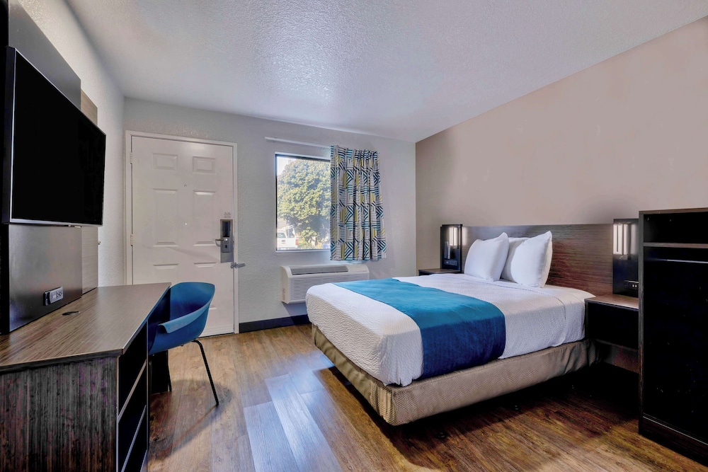 Extended, Suite, Queen Bed