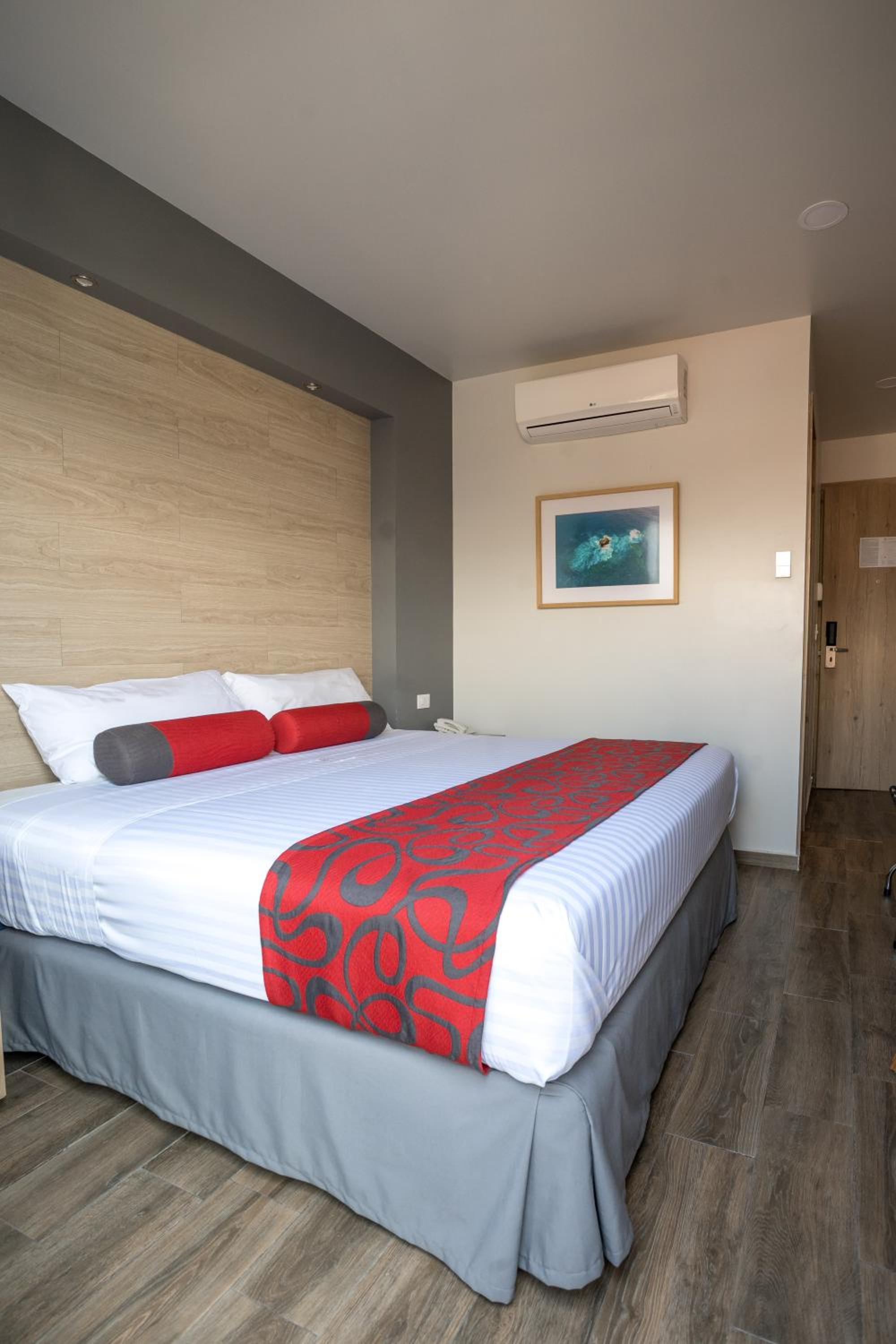 غرفة بسرير كينج، Hotel Roble 2/10
