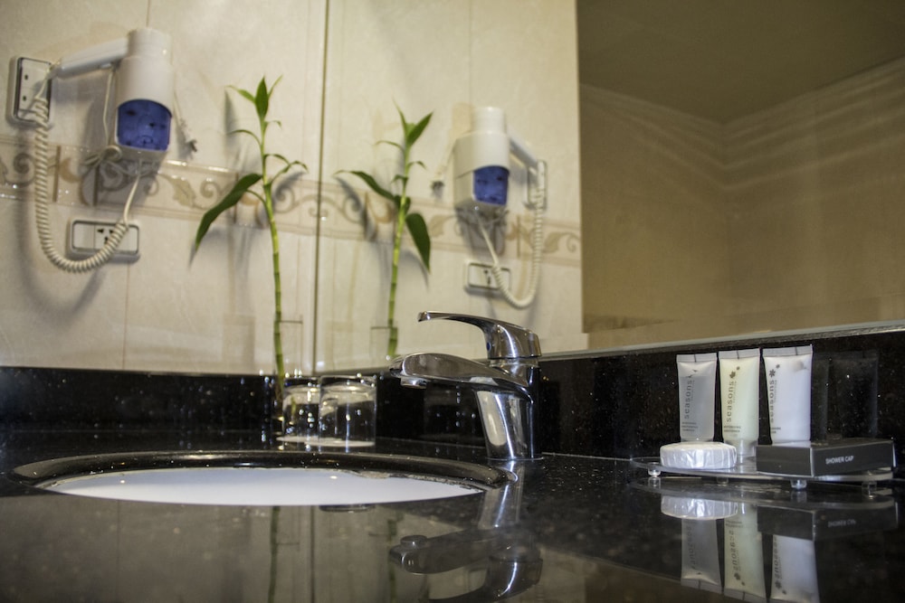 Kingdom Hotel Lima 49/50