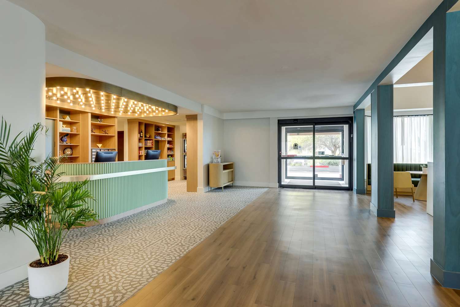 Sonesta Select Scottsdale At Mayo Clinic Campus 9/52
