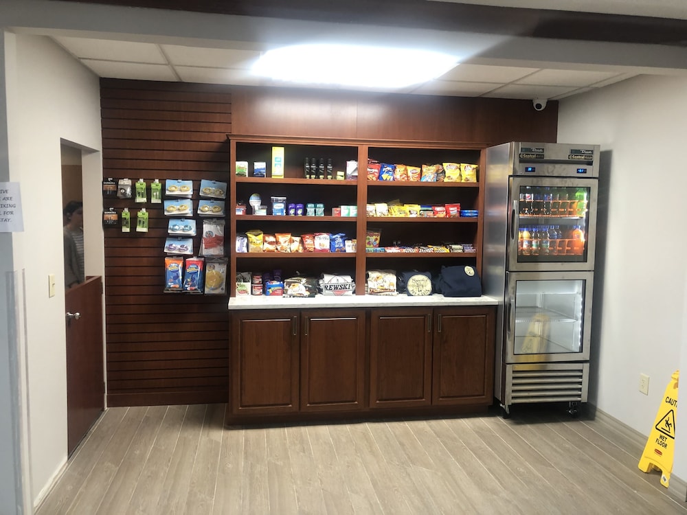 Best Western Plus Sparta Trail Lodge 39/49