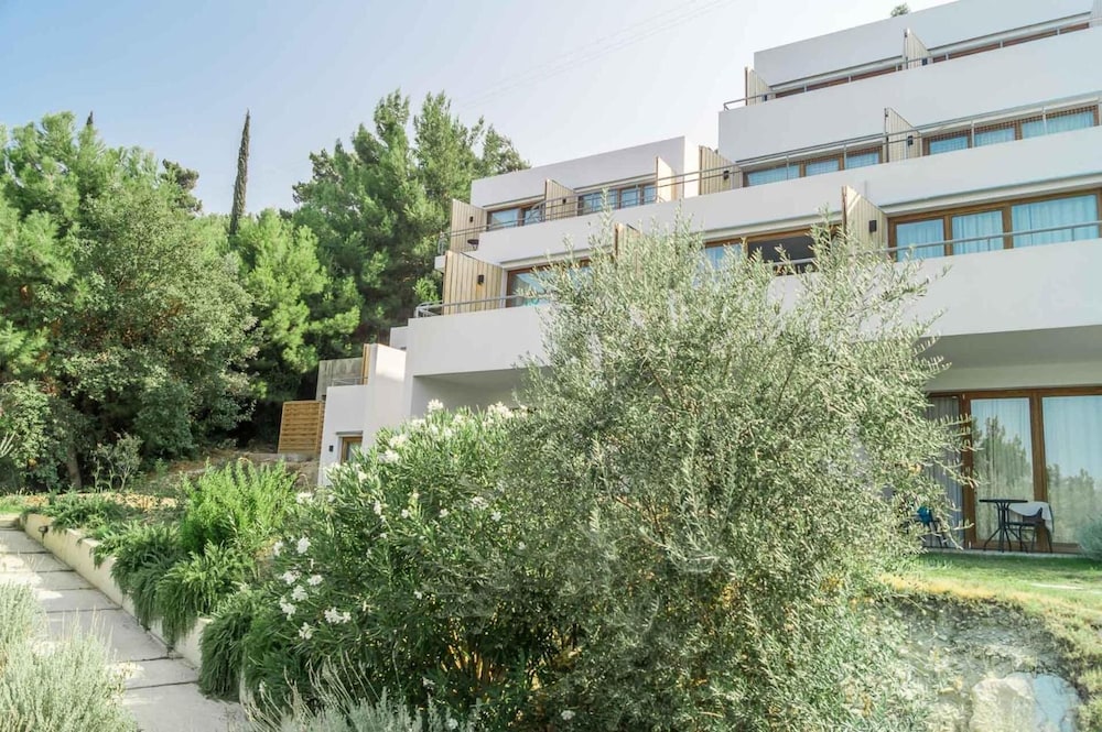 Semeli Boutique Hotel 43/50