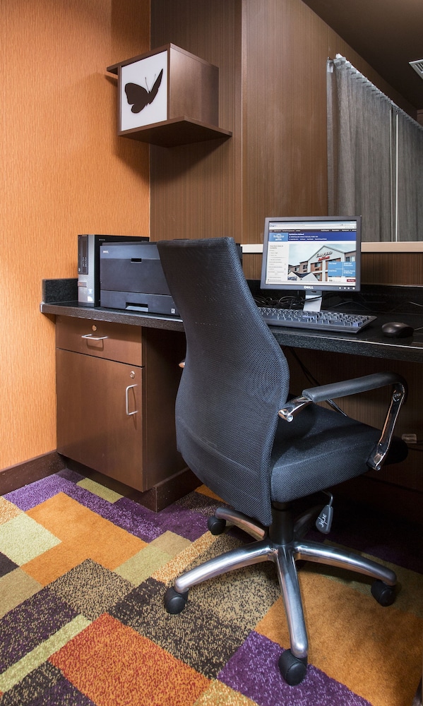 Fairfield Inn Suites Greeley 19/21