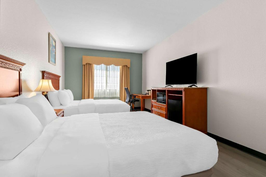 Upgrade, Suite, 2 Queen Beds