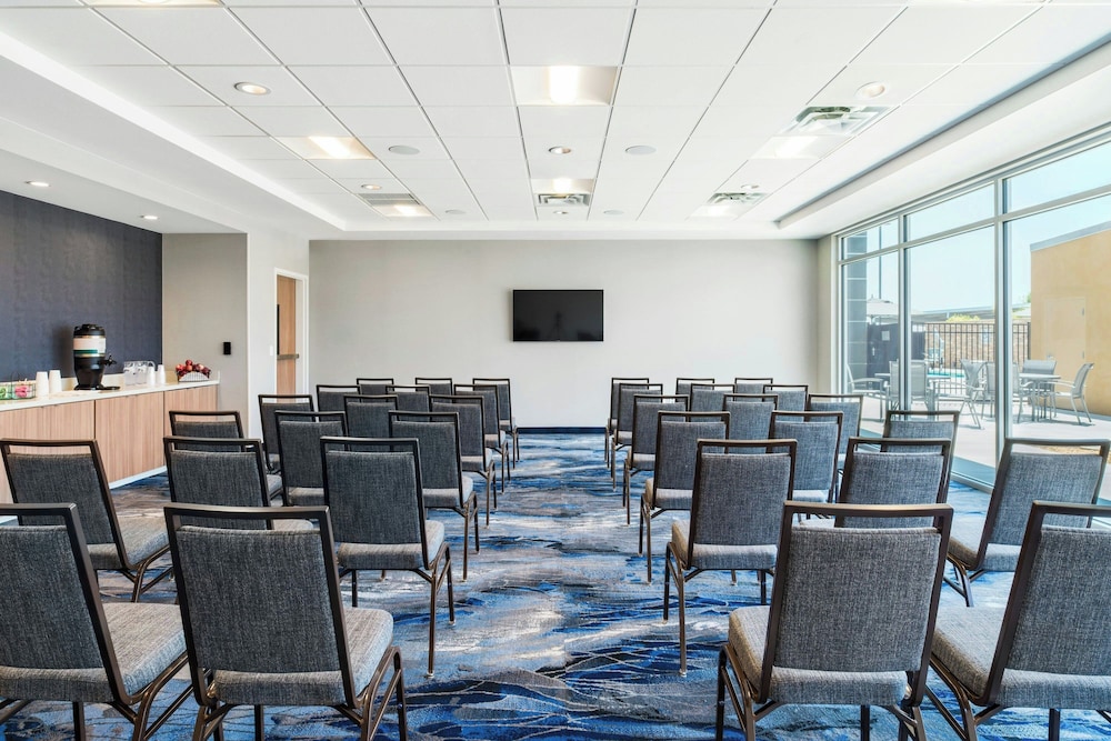 Fairfield by Marriott Inn & Suites Hanford 20/28