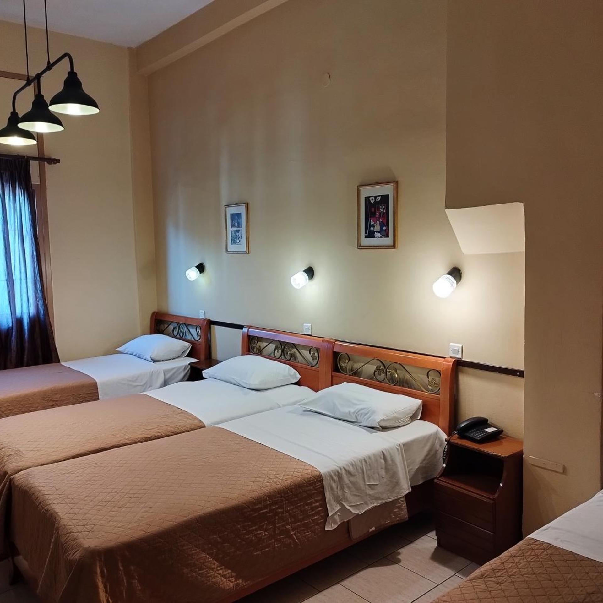 Room, Quadruple
