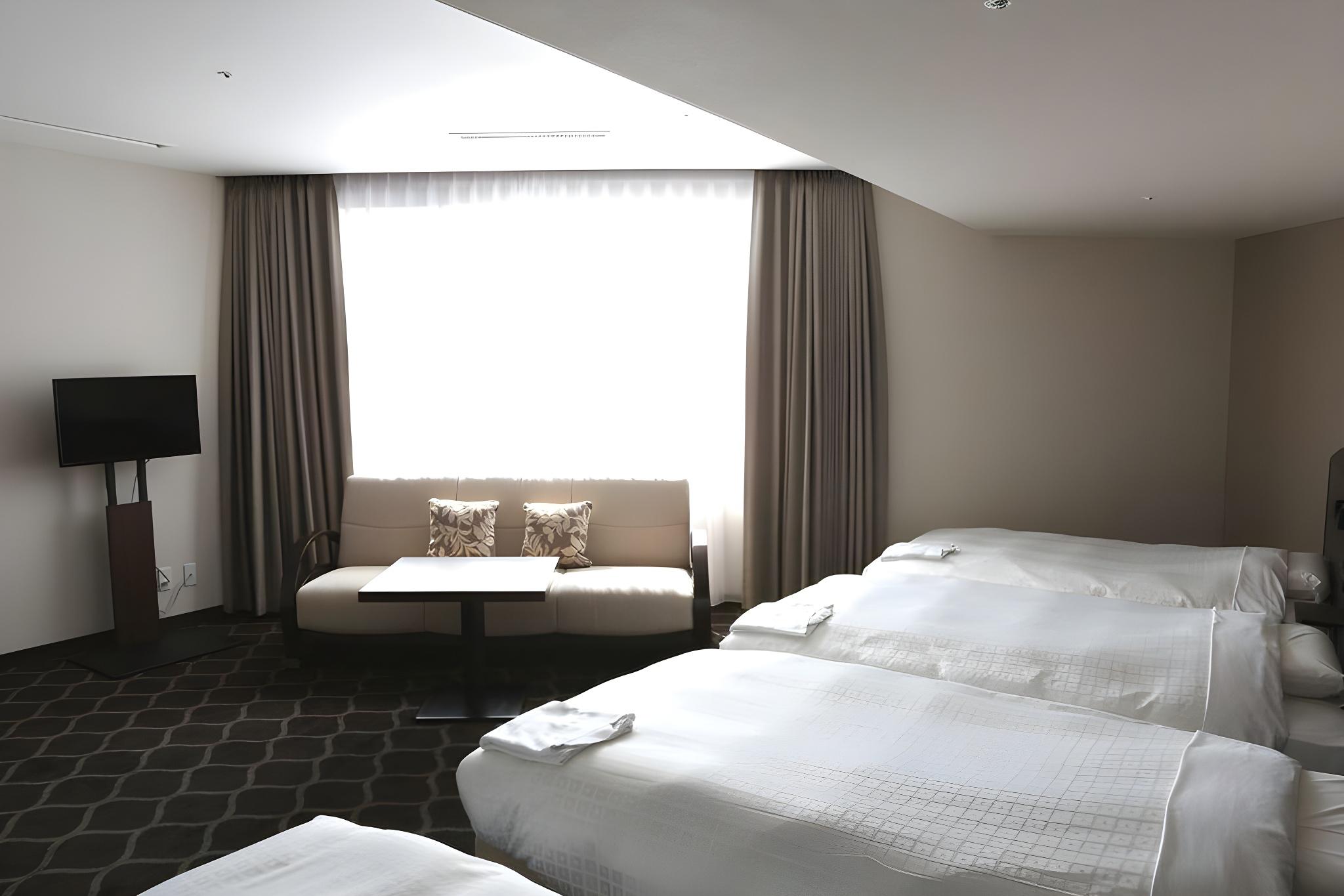Room, 4 Beds, Sofa