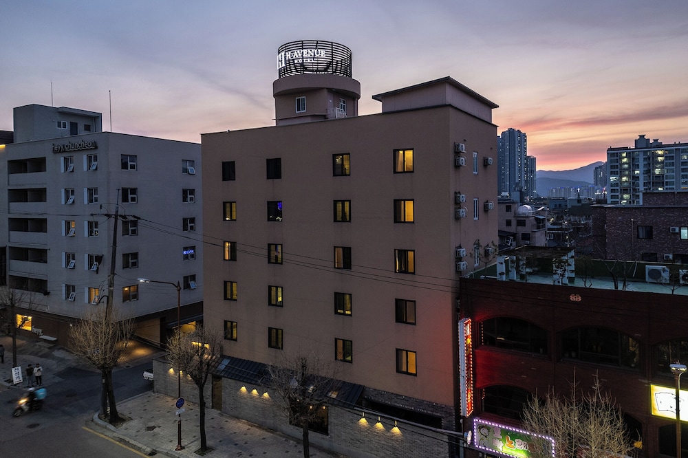 1962 Business Hotel 3/50
