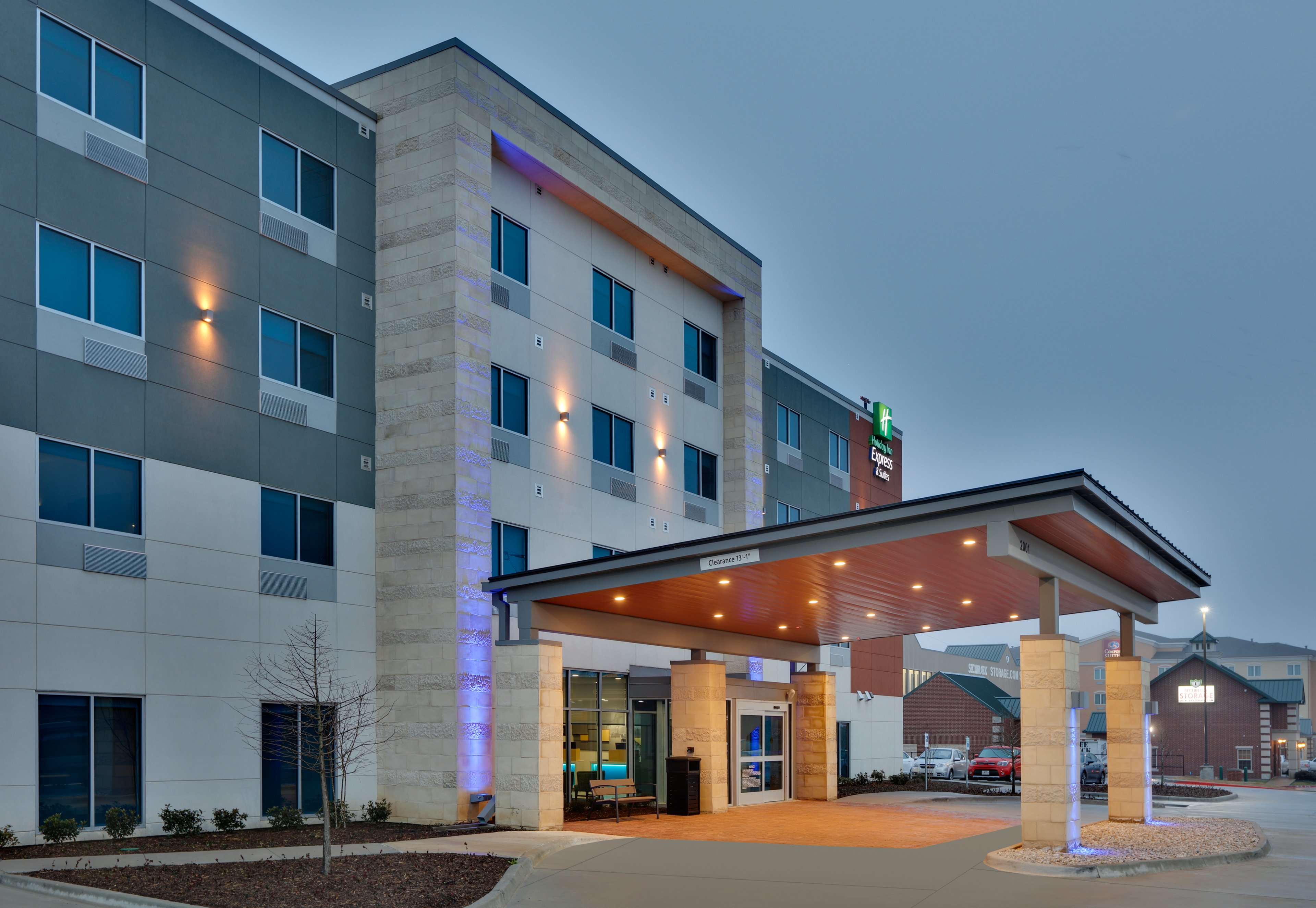 Holiday Inn Express And Suites Plano East 46/48