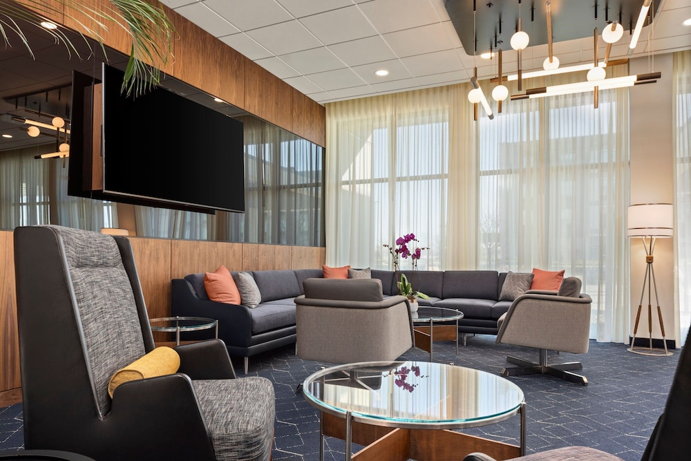 Courtyard by Marriott Bettendorf 8/20