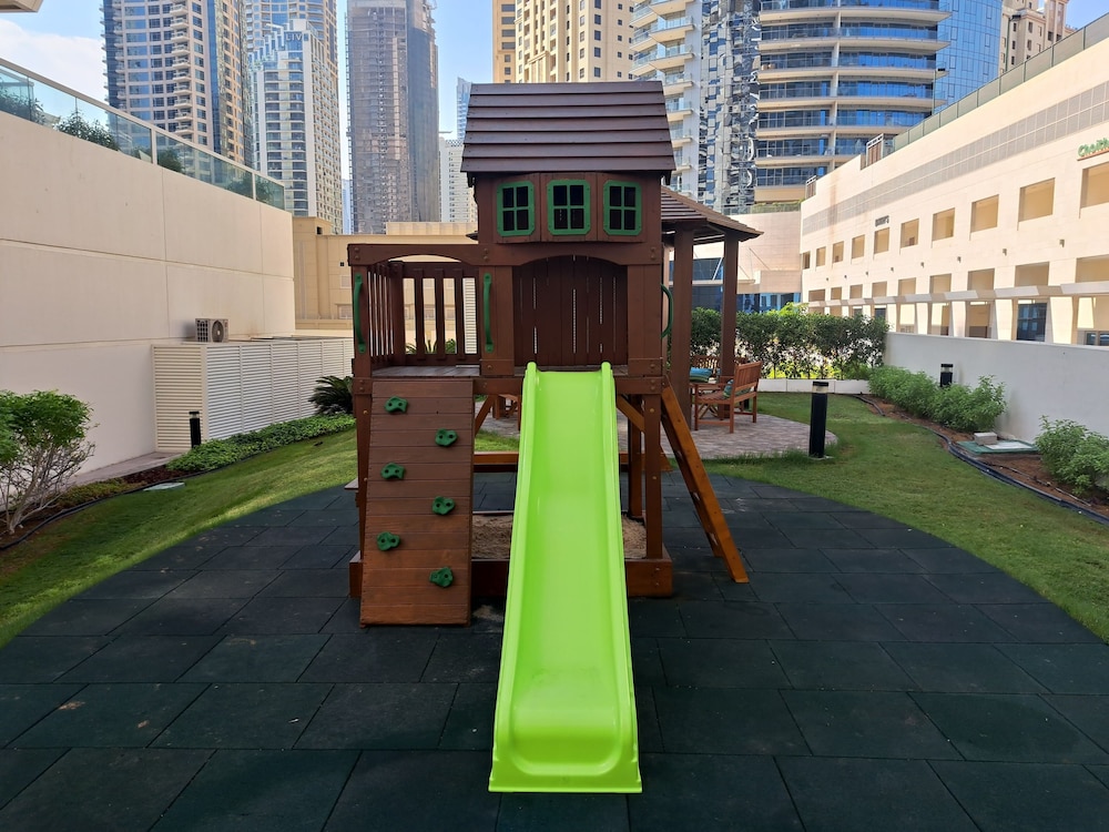 Barcelo Residences Dubai Marina 44/50