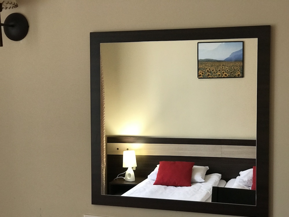 1 BEDROOM, APARTMENT