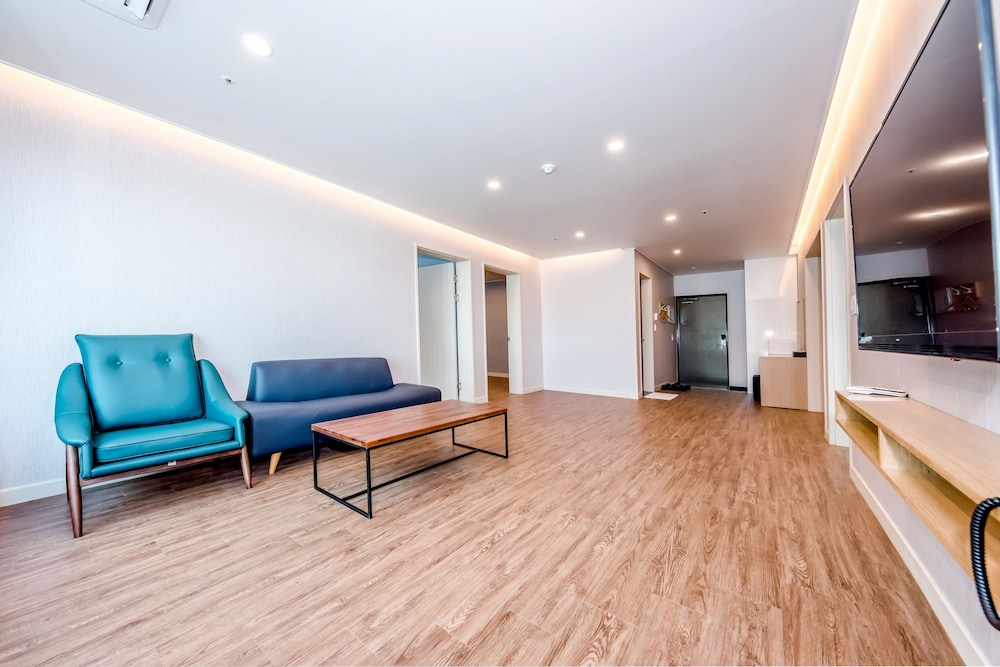 Jnb Family Hotel 31/50